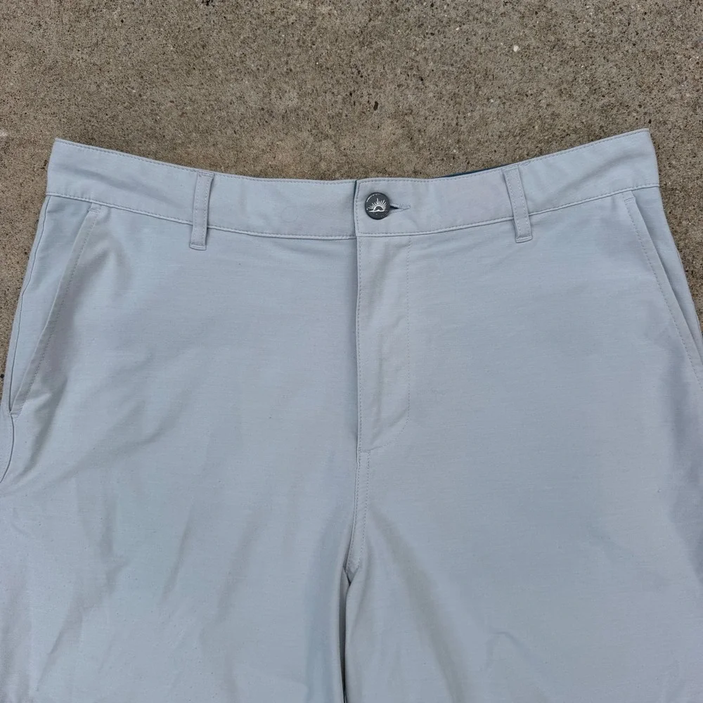 Faherty All Day Shorts Mens 33 Light Gray Hybrid 7 Inseam Stretch Casual Beach